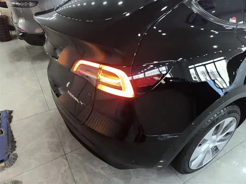 Tesla Model Y 2024 из CN, фото 9