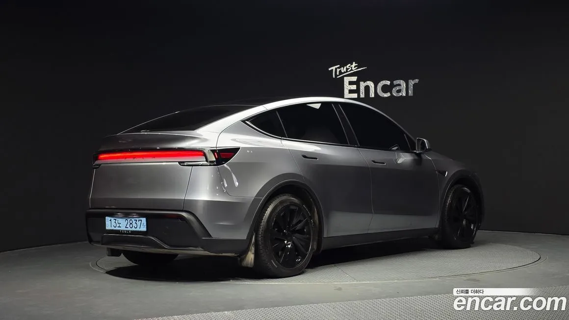 Tesla Model Y — фото 4