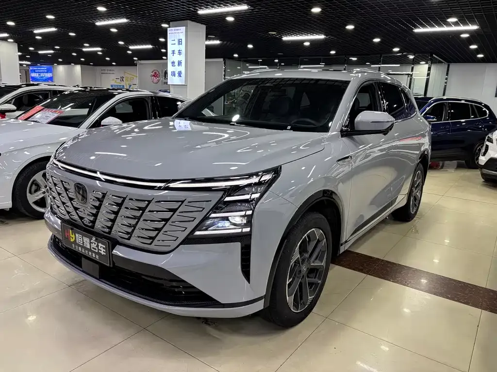 Changan CS75PLUS — фото 1