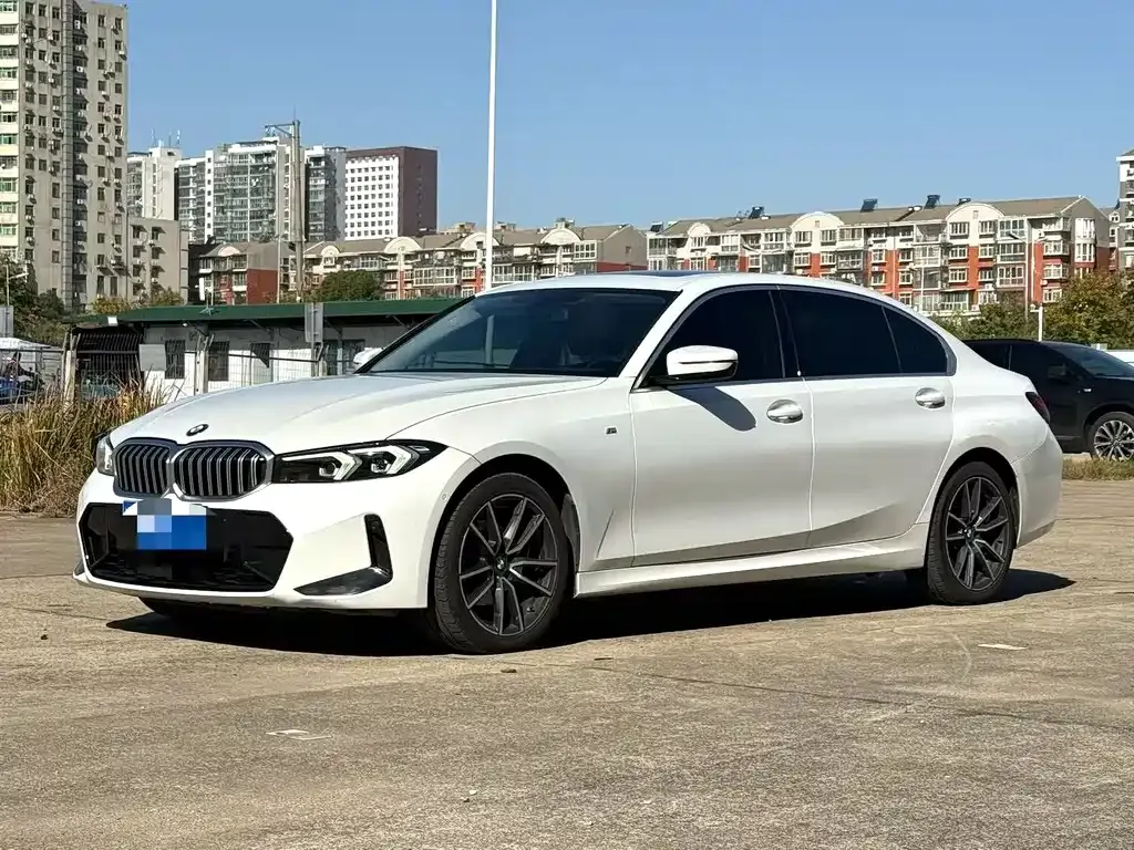 BMW 3 Series 2023 из CN, фото 1