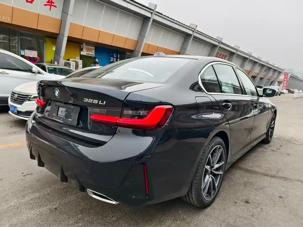 BMW 3 Series 2026 из CN, фото 9