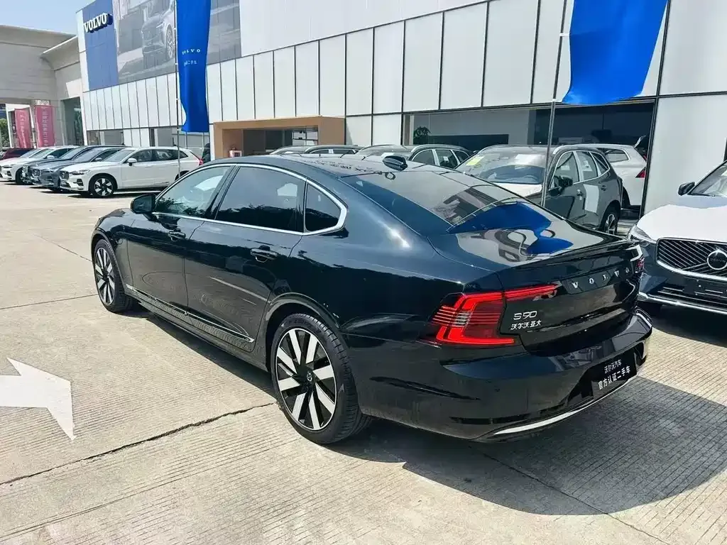 Volvo S90 PHEV — фото 10