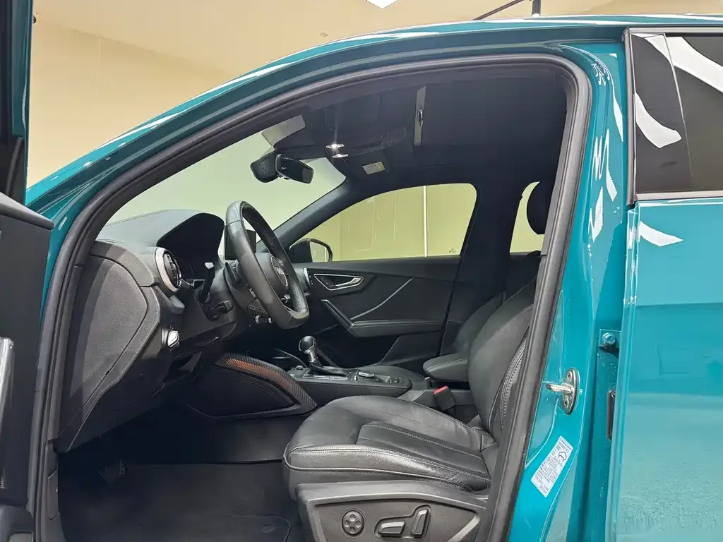 Audi Q2L 2023 из CN, фото 9