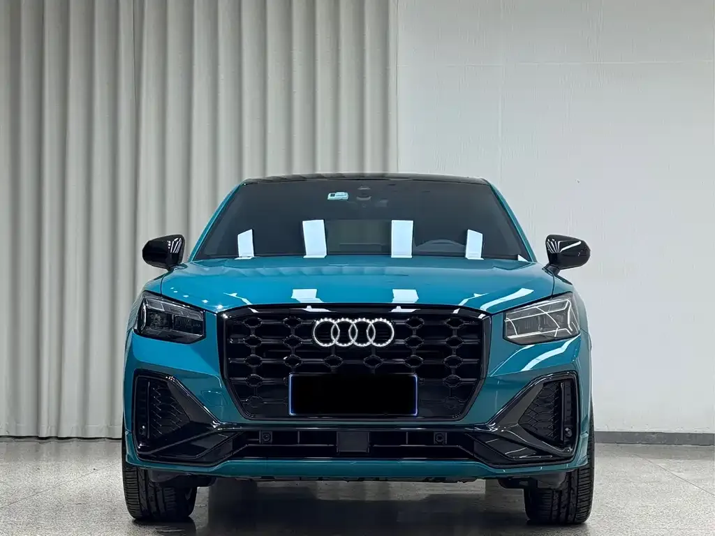 Audi Q2L 2023 из CN, фото 2