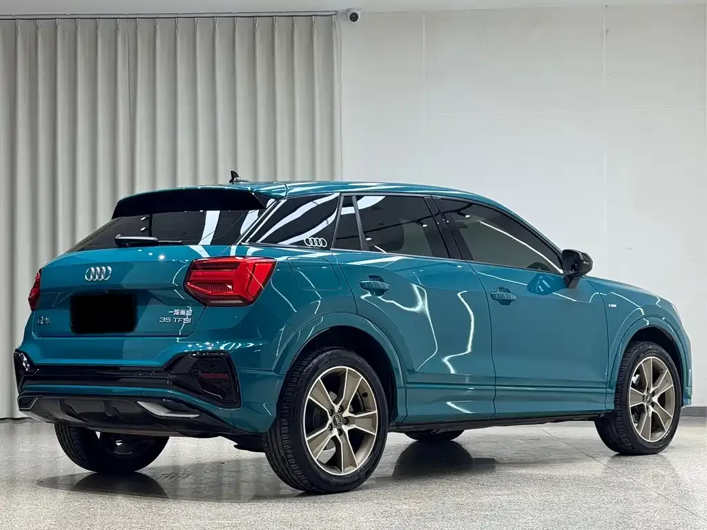 Audi Q2L 2023 из CN, фото 6
