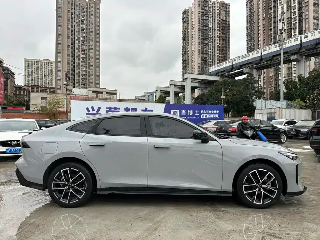 Changan UNI-V iDD 2024 из CN, фото 5