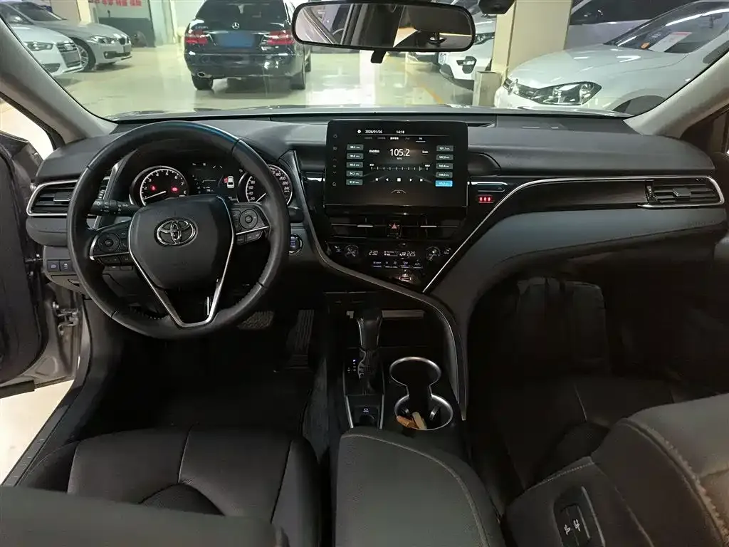 Toyota Camry 2023 из CN, фото 3