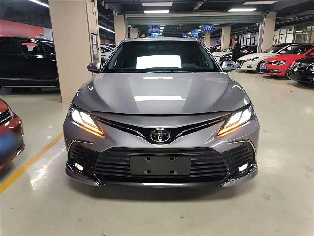 Toyota Camry 2023 из CN, фото 2