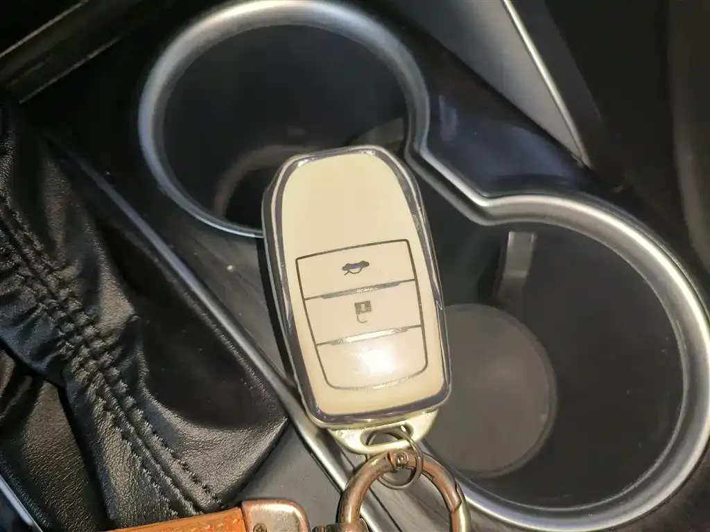 Toyota Camry 2023 из CN, фото 4