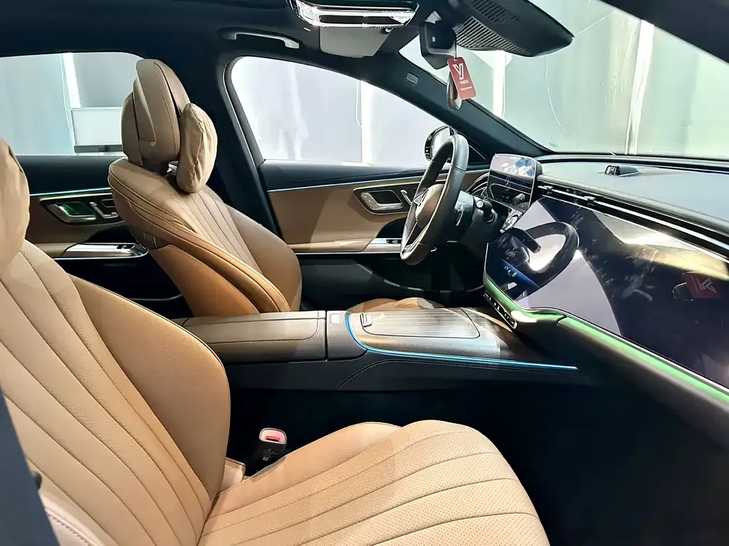 Mercedes-Benz E-Class 2024 из CN, фото 2