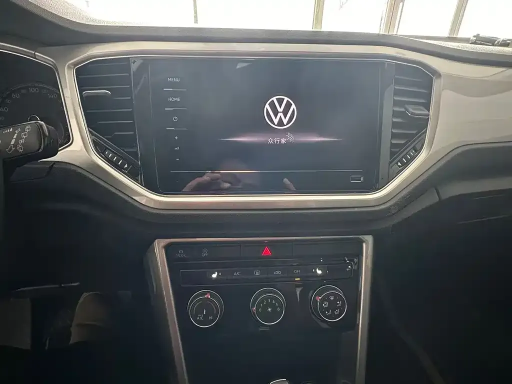 Volkswagen T-Roc 2023 из CN, фото 8