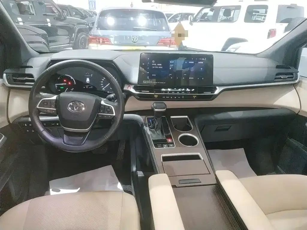Toyota Granvia 2024 из CN, фото 10