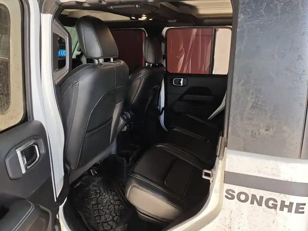 Jeep Gladiator 2023 из CN, фото 7