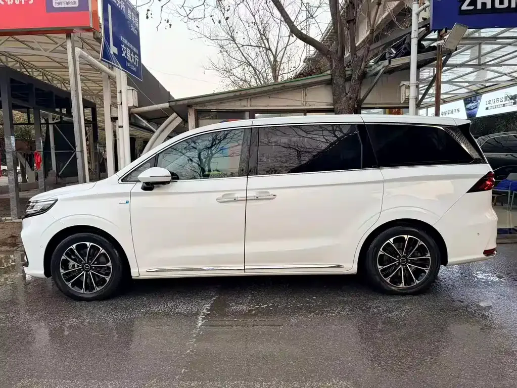 Roewe iMAX8 — фото 8