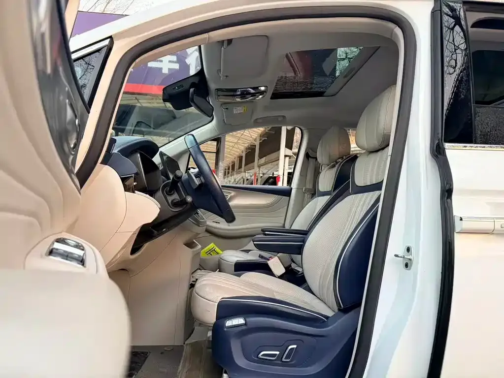 Roewe iMAX8 — фото 6
