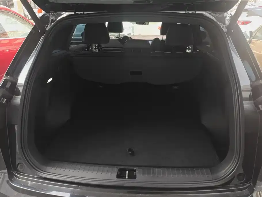 Geely Xingyue L 2023 из CN, фото 4