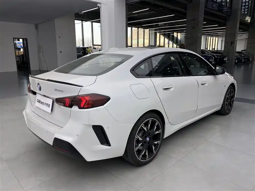 BMW 2 Series 2025 из CN, фото 3
