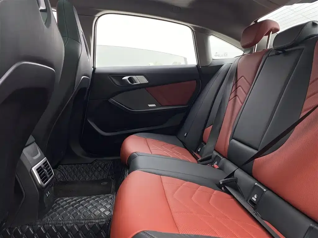 BMW 2 Series 2025 из CN, фото 6
