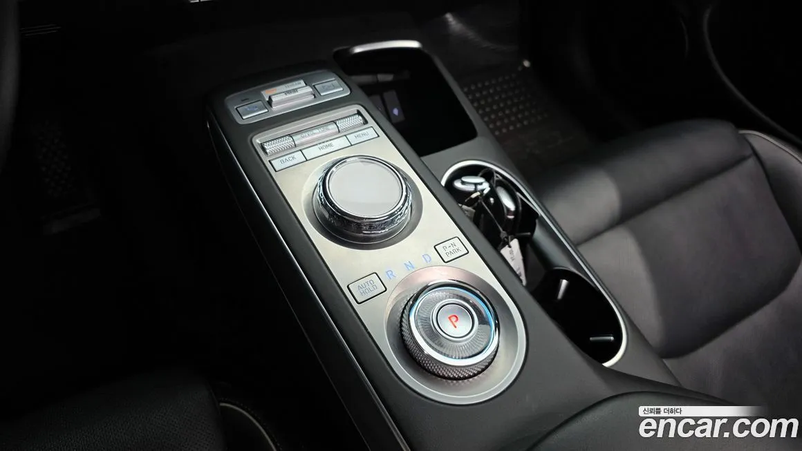 Genesis GV70 — фото 2
