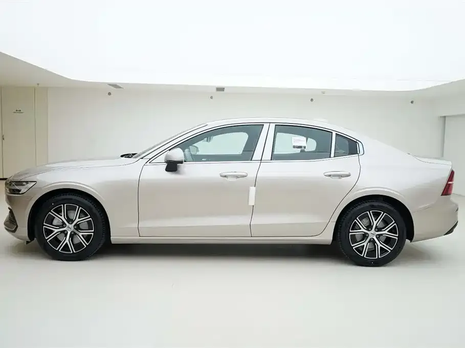 Volvo S60 — фото 3