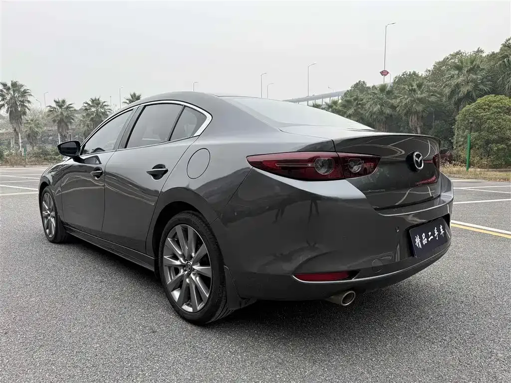 Mazda 3 Axela — фото 5