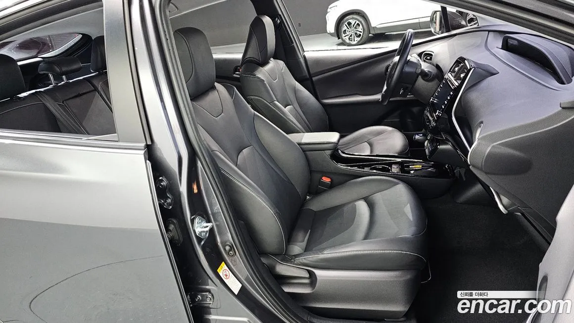 Toyota Prius 2021 из KR, фото 3
