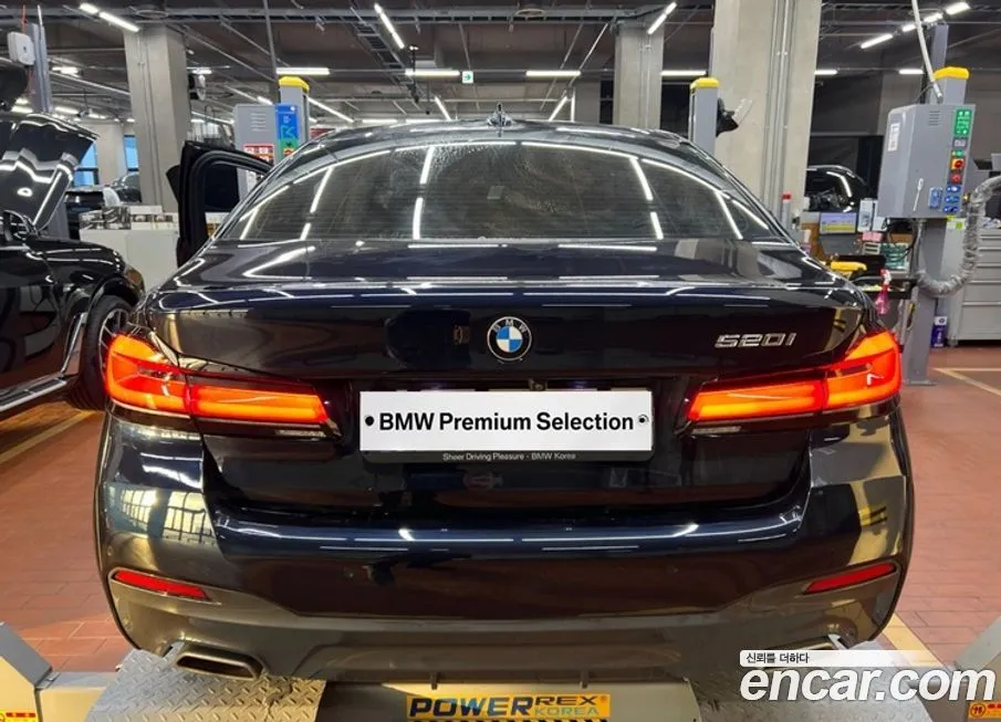 BMW 5-Series 2023 из KR, фото 4