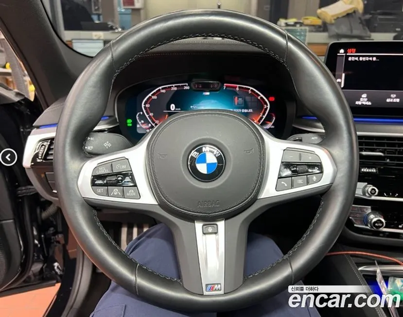 BMW 5-Series 2023 из KR, фото 2