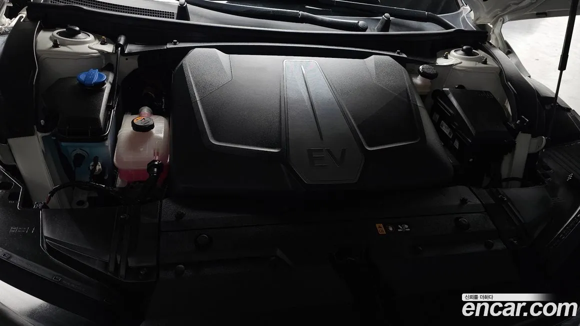 Kia EV6 2023 из KR, фото 6