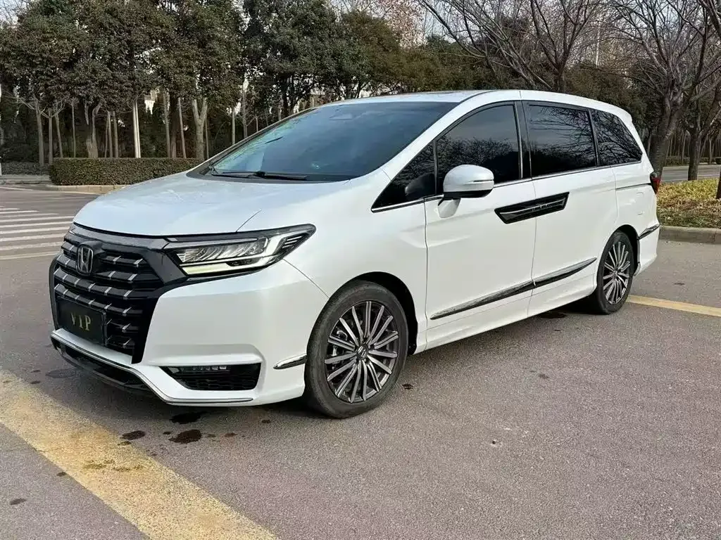 Honda Elysion — фото 1