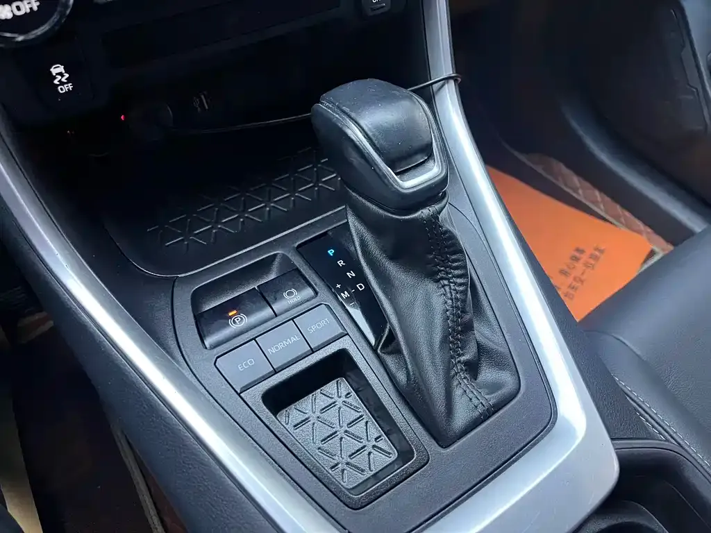 Toyota Wildlander 2023 из CN, фото 9