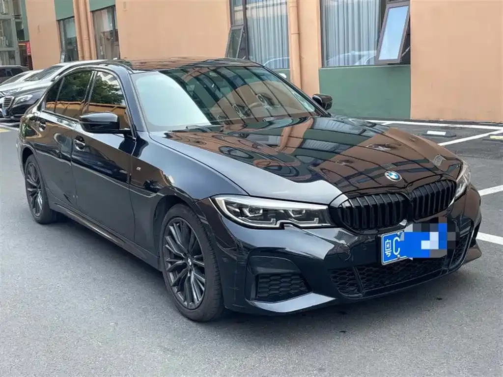 BMW 3 Series 2022 из CN, фото 2