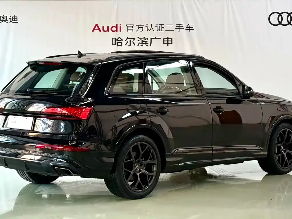 Audi Q7 2024 из CN, фото 9