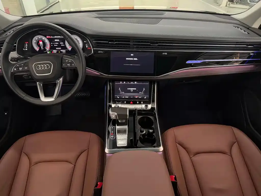 Audi Q7 2024 из CN, фото 7
