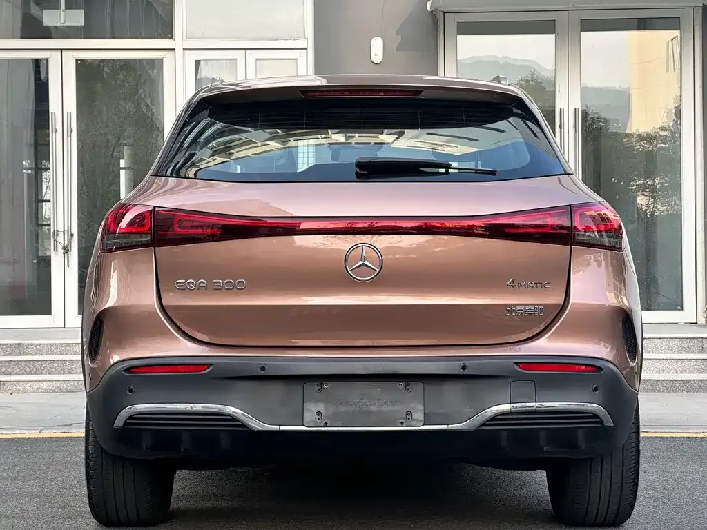 Mercedes-Benz EQA — фото 2