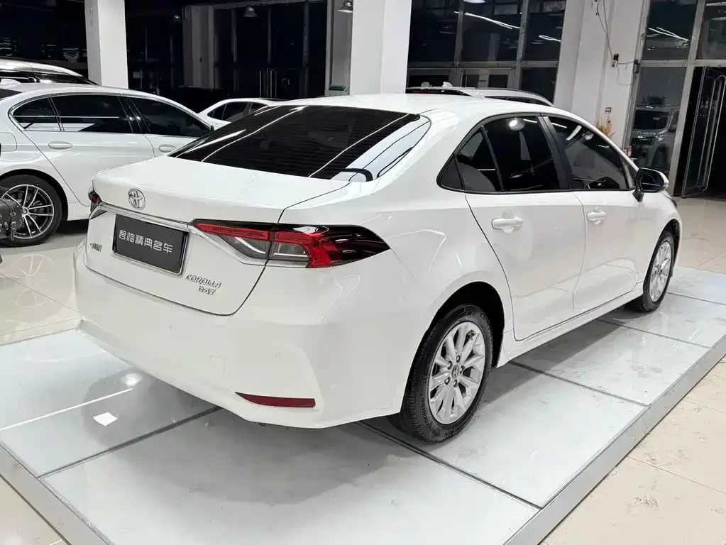 Toyota Corolla 2023 из CN, фото 4