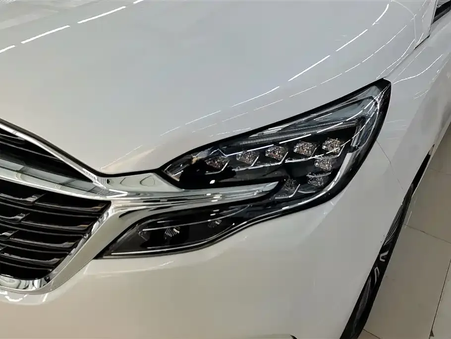 Buick GL8 2022 из CN, фото 2