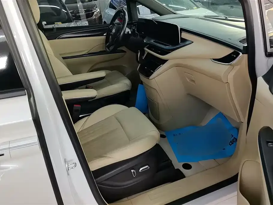 Buick GL8 2022 из CN, фото 10