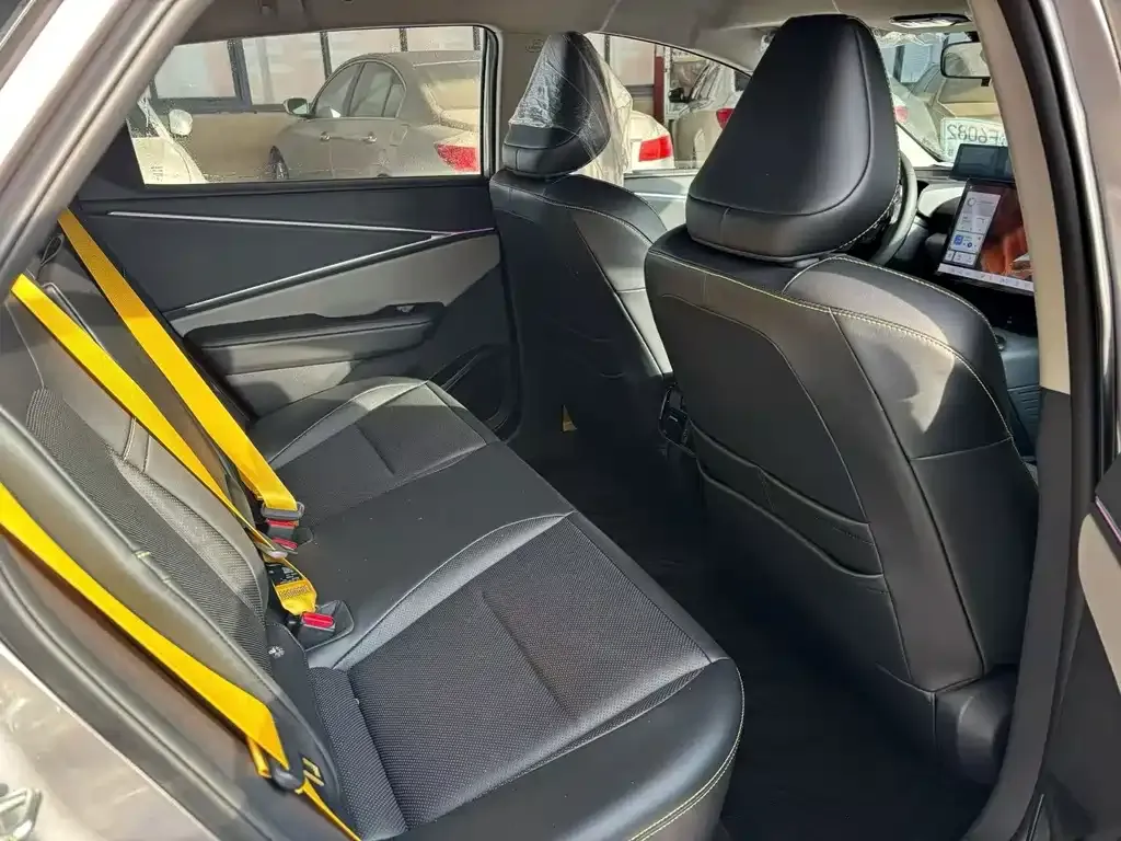 Toyota bZ5 2025 из CN, фото 4