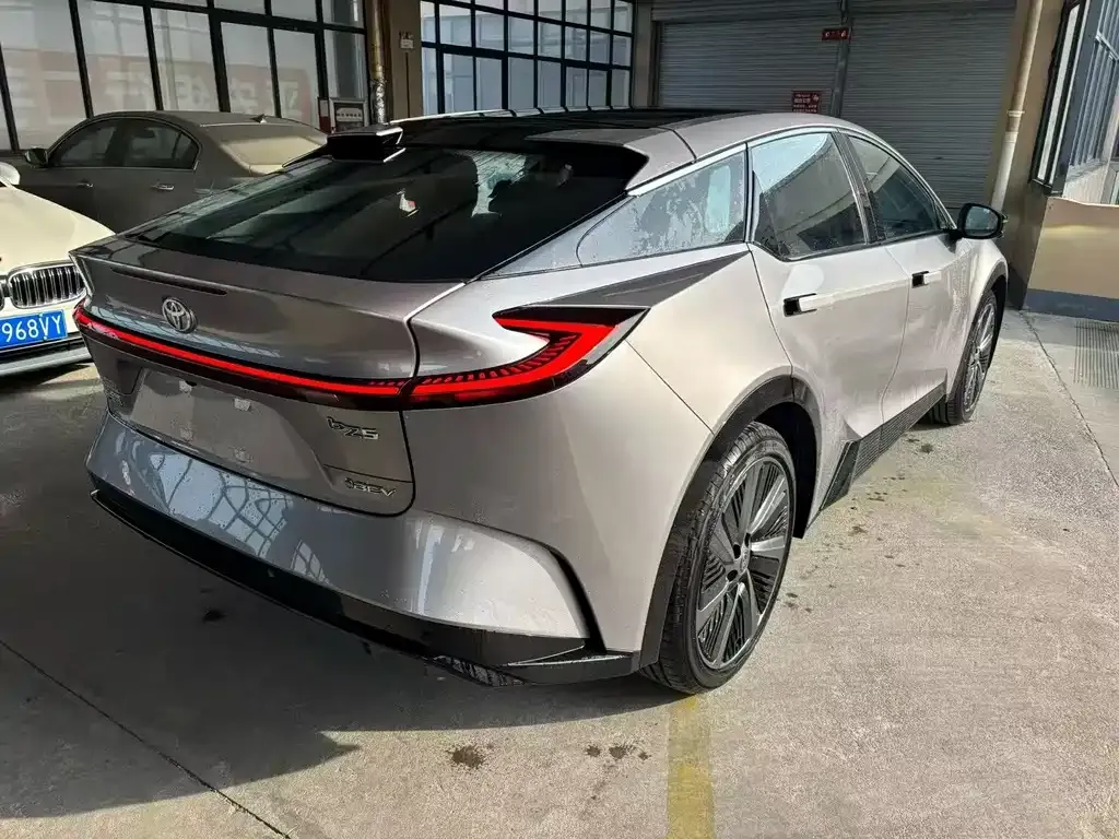 Toyota bZ5 2025 из CN, фото 7