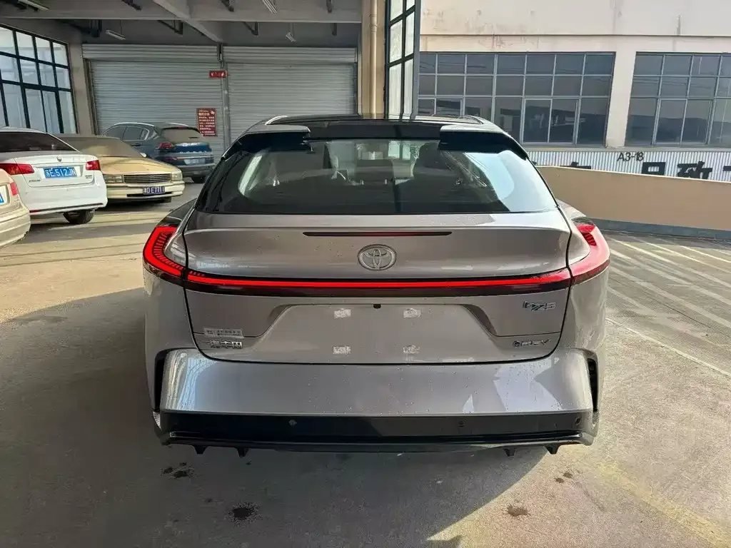 Toyota bZ5 2025 из CN, фото 3