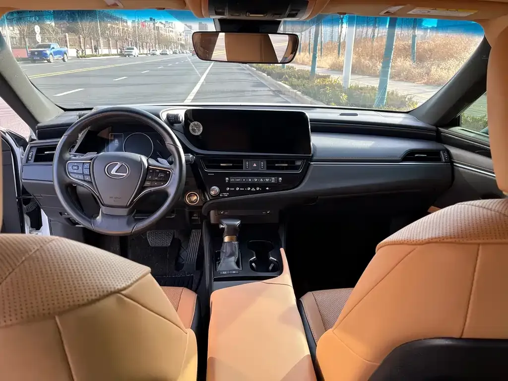Lexus ES 2023 из CN, фото 4