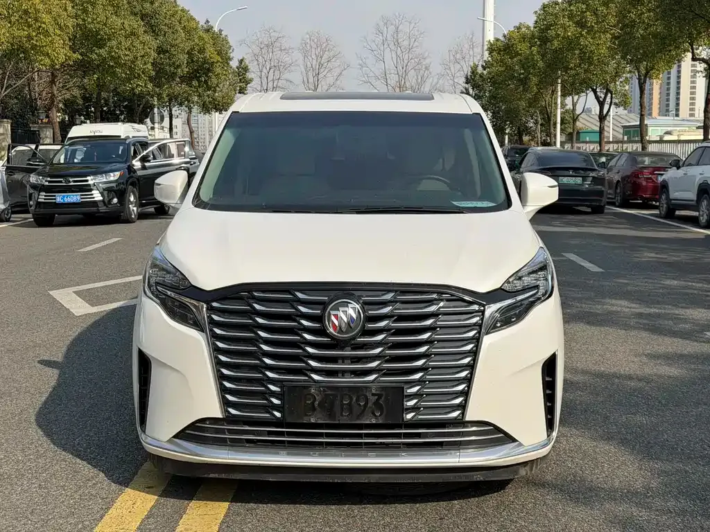 Buick GL8 2023 из CN, фото 2