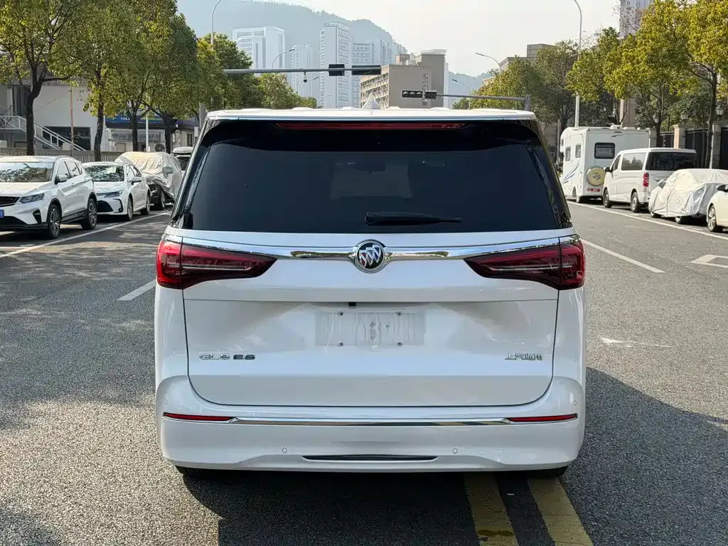 Buick GL8 2023 из CN, фото 9