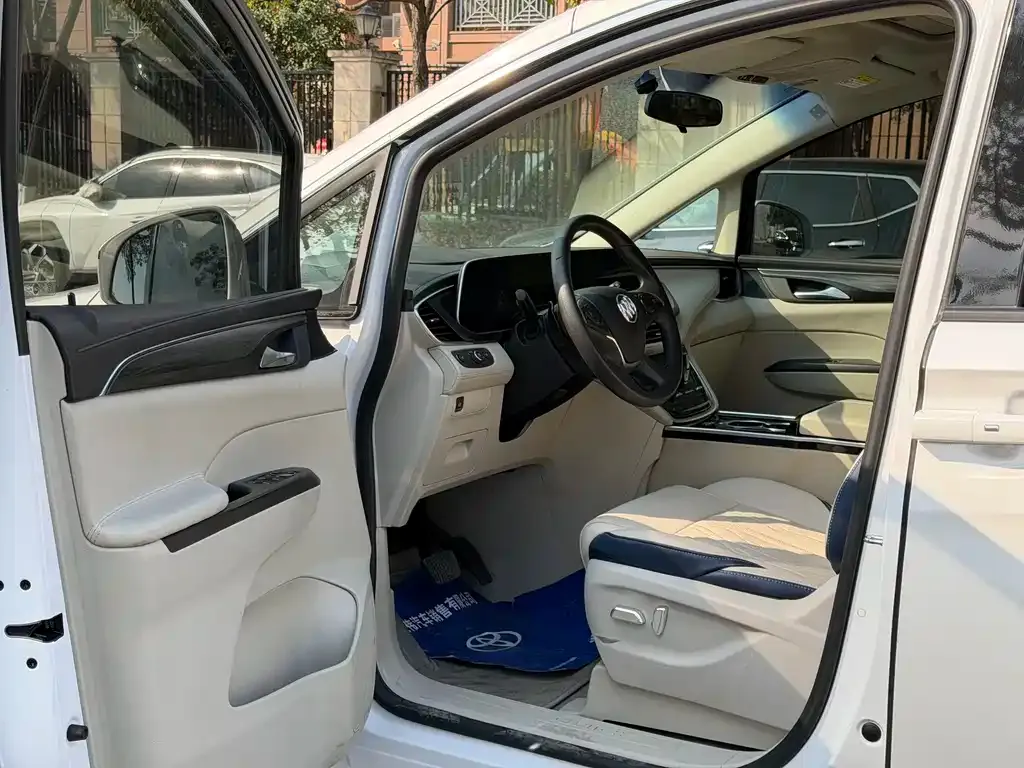 Buick GL8 2023 из CN, фото 5