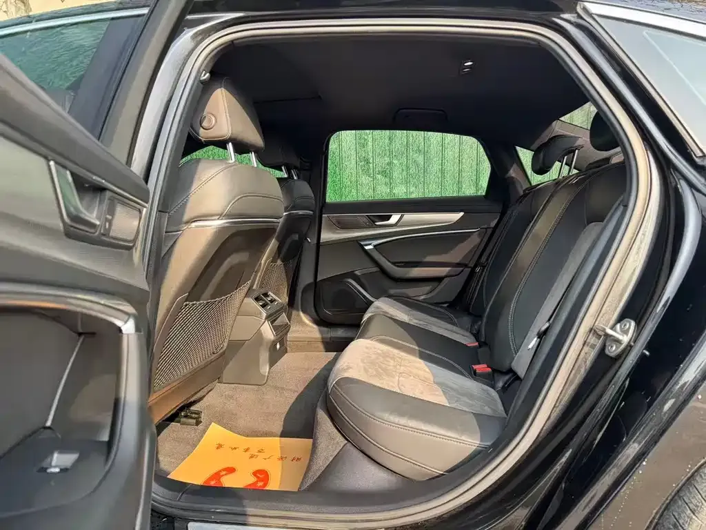 Audi A6L 2021 из CN, фото 4