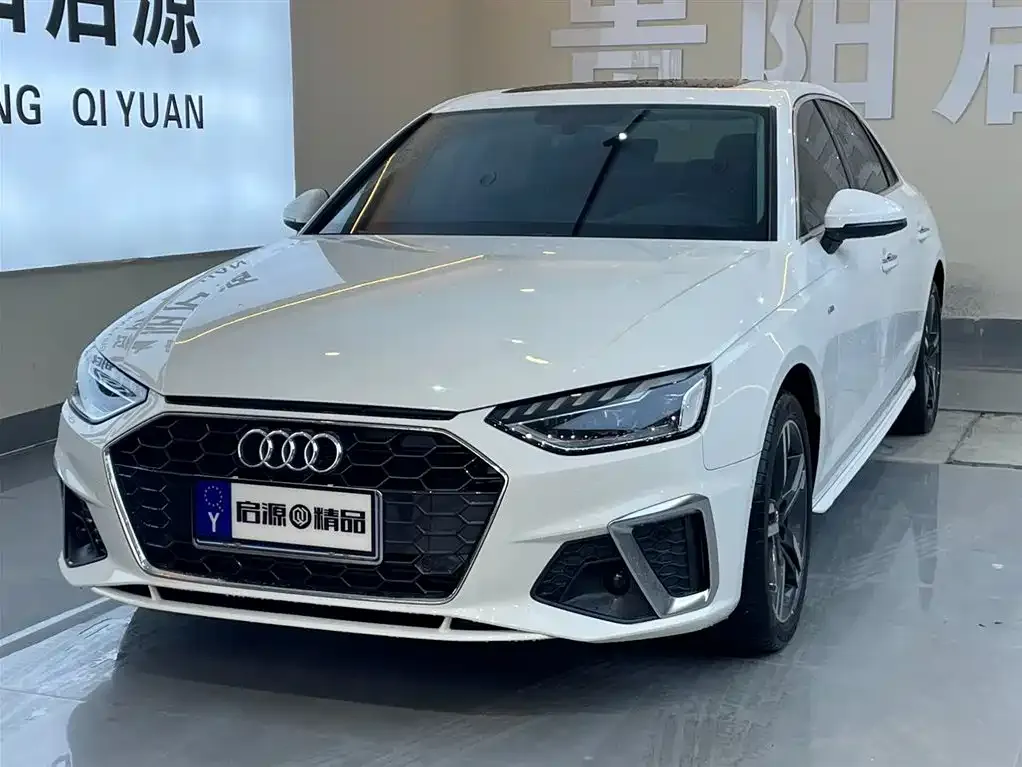 Audi A4L 2022 из CN, фото 1