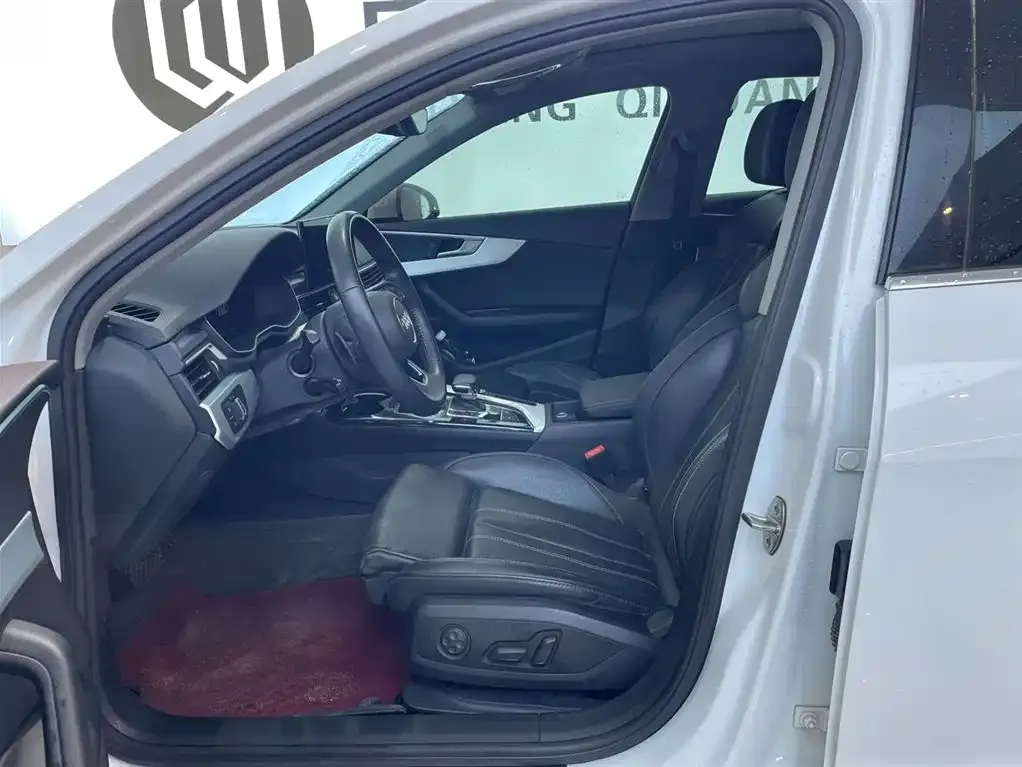Audi A4L 2022 из CN, фото 10