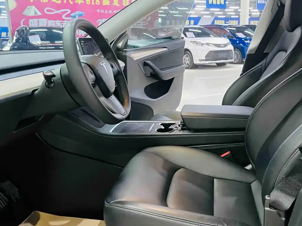 Tesla Model Y 2023 из CN, фото 7