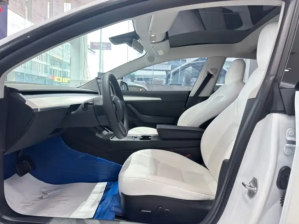 Tesla Model 3 — фото 6
